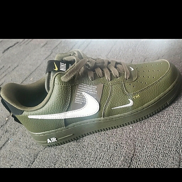 Air Force 1 07, Olive Green, 7.5 - Picture 1 of 1